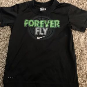 Boys Nike Dri-fit shirt 🔥